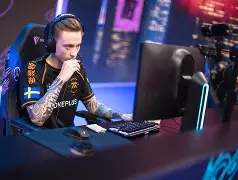 MKSPORTS-蒂姆在TES比赛中持续失利，锐不可当引发热议！赢得满堂喝彩(德国中场大师)