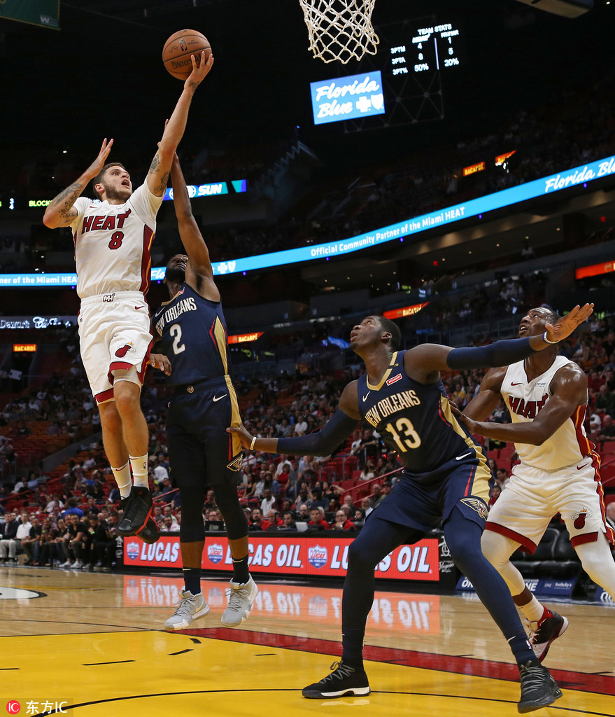 明尼苏达森林狼训练开放日；加时末段官宣签约引欢呼；欧联在即；更衣室氛围转暖的简单介绍