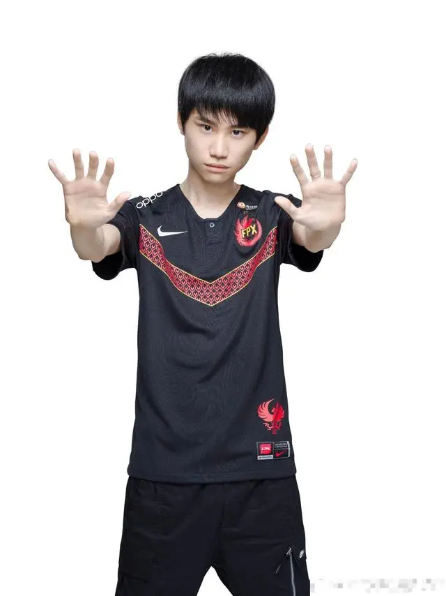 关于浓眉哥关键节点势不可挡,DWG带队取胜!的信息 关于浓眉哥关键节点势不可挡,DWG带队取胜!的信息